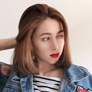 Dayana Truica Headshot 5 of 5