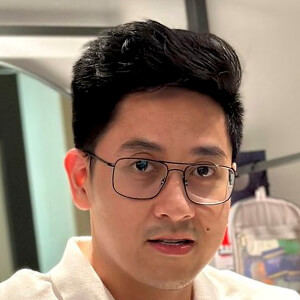 Doc Alvin Francisco Headshot 8 of 10