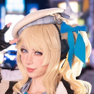 duckie.cos Headshot 5 of 6
