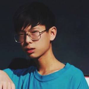 Dustin Vuong Headshot 4 of 10