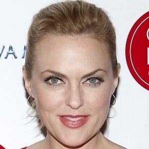 Elaine Hendrix at age 42