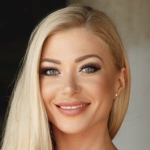 Elena Romanova Headshot 2 of 5