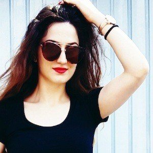 Elif Khan Headshot 2 of 3