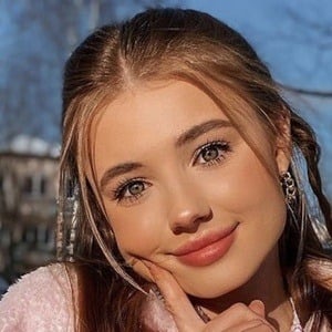 Elizabeth Vasilenko Headshot 7 of 10