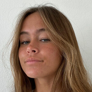 Ella Busch Headshot 4 of 6