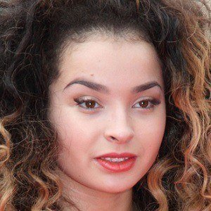 Ella Eyre at age 19