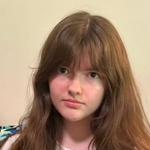 Ella Loraine Headshot 7 of 10