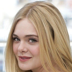 Elle Fanning at age 18