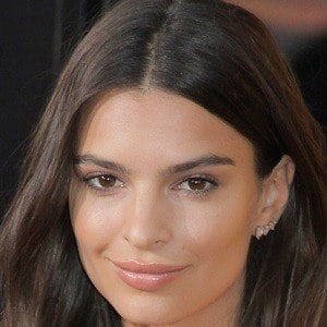 Emily Ratajkowski Headshot 8 of 10