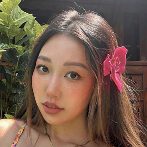 Emily Xiong Headshot 4 of 7