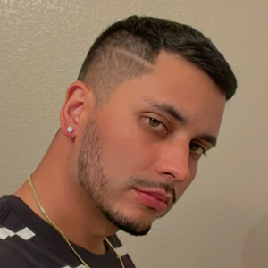 Endy Vega Headshot 5 of 7