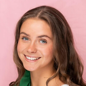 Erin Scarfe Headshot 8 of 12