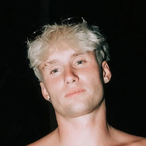Etienne Duboeuf Headshot 4 of 6