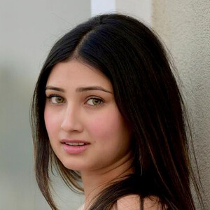 Evleen Kaur Headshot 3 of 7