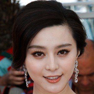 Fan Bingbing Headshot 10 of 10