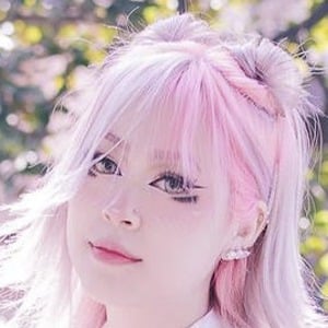Fioxly at age 24