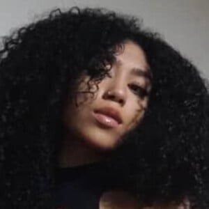 frizzylifts Headshot 2 of 3