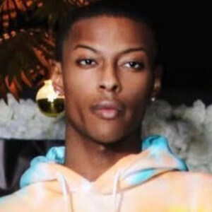 Fur-Quan Powell Headshot 6 of 13