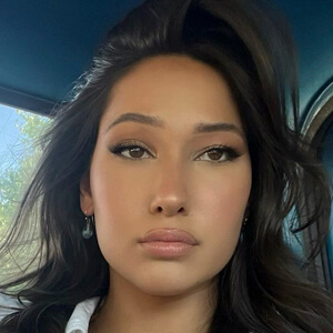 Gia Aldisert Headshot 4 of 5