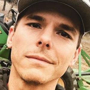 Granger Smith Headshot 2 of 10