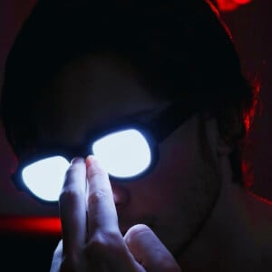 guybehindtheglassez at age 28