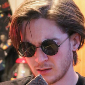 guybehindtheglassez at age 28