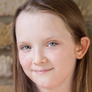 Gwen Currant Headshot 2 of 4