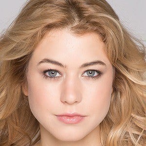Hannah Kat Jones Headshot 3 of 6