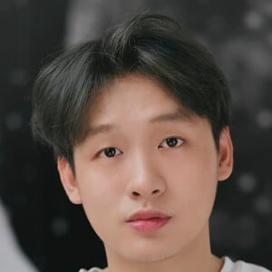 Heng Visal Headshot 6 of 10