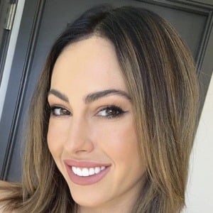 Hope Beel Headshot 9 of 10