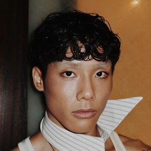 Huang Long Headshot 6 of 7