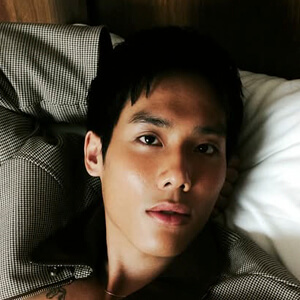 Huang Long Headshot 7 of 7