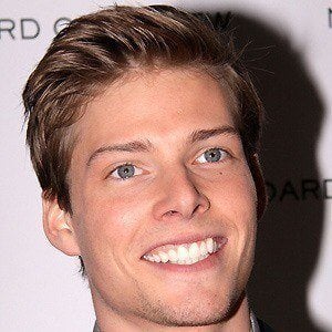 Hunter Parrish Headshot 3 of 8