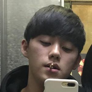 Jay Yeon Headshot 2 of 6
