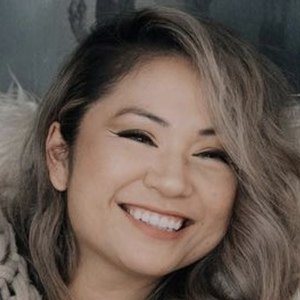Jenny Chang Headshot 7 of 10