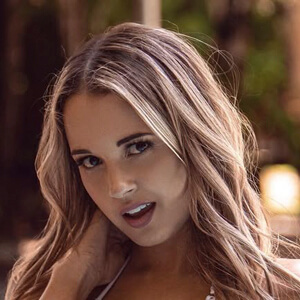 Jessa Breeze Headshot 2 of 9