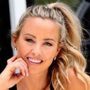 Jessica Batten Headshot 8 of 10