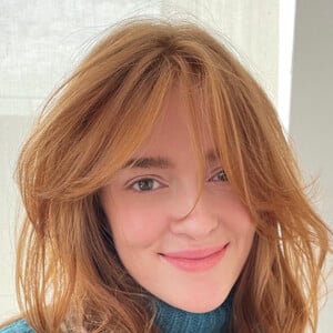 Jia Lissa Headshot 14 of 16
