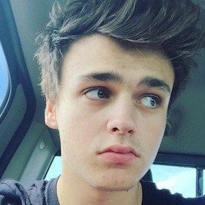 Jonah Marais Headshot 7 of 10