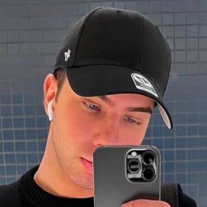 Joon Weest at age 25