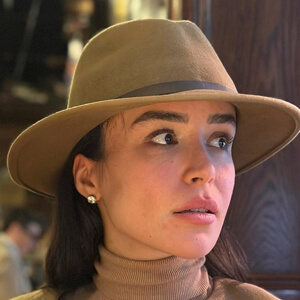 Julia Chaouachi Headshot 6 of 6