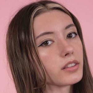 Katie Jane Headshot 7 of 9