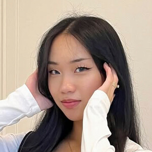 Kelly Luang Headshot 2 of 3
