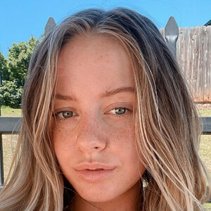 Kendall Kiper Headshot 10 of 17