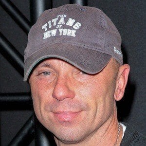 Kenny Chesney Headshot 4 of 4