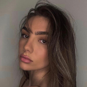 Kristina Walters Headshot 4 of 7