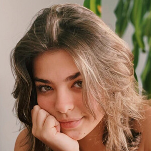 Lara Akiau Headshot 2 of 6