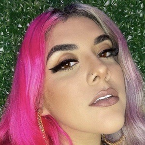 Laudy Headshot 4 of 10