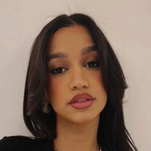 lauremofficial Headshot 7 of 8
