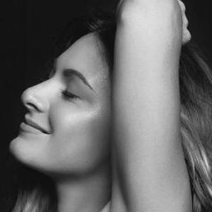 Lauren Gores Ireland Headshot 10 of 10